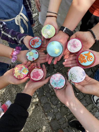 Cupcakes dekorieren im Kaloriebömbeli